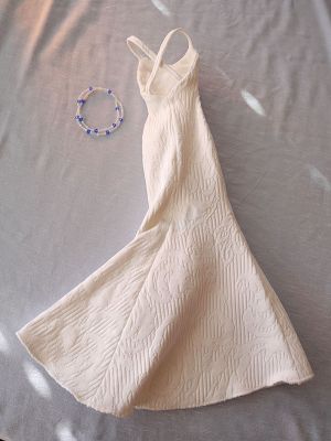 White with blue tulips+necklace 53